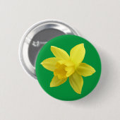 Gele deffodil op groen ronde button 5,7 cm (Voorkant /achterkant)
