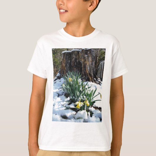 Gele deffodils in de sneeuw t-shirt (Voorkant)