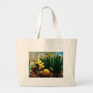 Gele deffodis en een geel paasei grote tote bag
