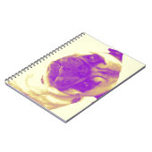 Gele en paarse, op kunstenaars geïnspireerde zelfg notitieboek (Linkerzijde)