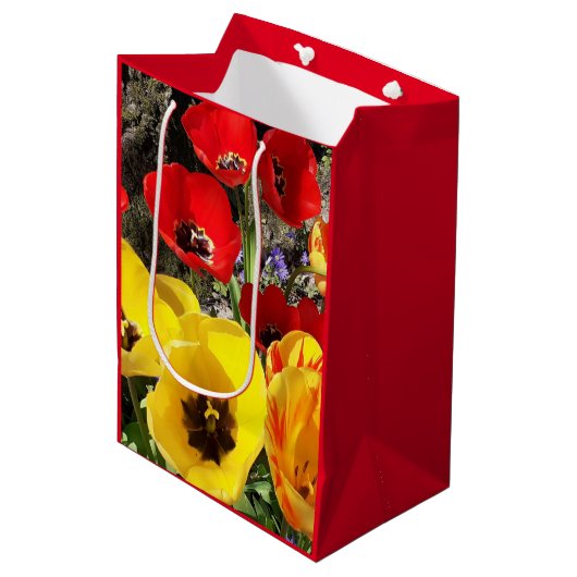 Gele en rode tulpen medium cadeauzakje (Voorkant Gekanteld)