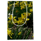 Gele en witte deffodils Spring Flowers Medium Cadeauzakje (Voorkant)