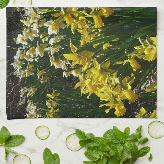 Gele en witte deffodils Spring Flowers Theedoek (Gevouwen)