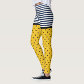Gele en zwarte poolpunten, zwart en wit, gestreept leggings (Links)