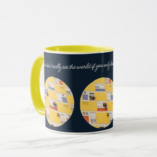 Gele flat mok (Voorkant links)