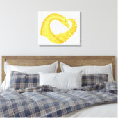 Gele hartdraak op wit canvas afdruk (Insitu (Slaapkamer))