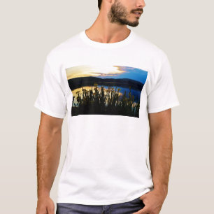 Gele Iris aan de kust van het Arrowidenmeer T-shirt