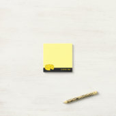 Gele kaas post-it® notes (Op bureau)