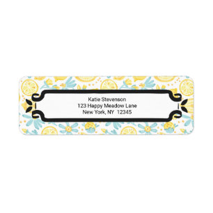 Gele leemons en blauwe bloemen geïllustreerd patro etiket