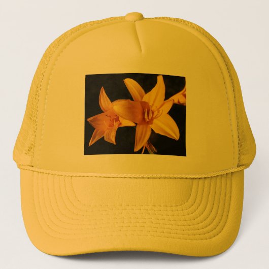 Gele orchidee trucker pet (Voorkant)