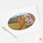 Gele paarden, lenteskonijn ovale sticker (Envelop)