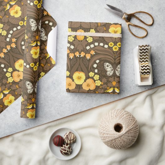 Gele pansies, vogels en vlinders cadeaupapier (Crafts)