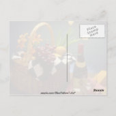 Gele picknickmand met wijn, kaas, brood en briefkaart (Achterkant)