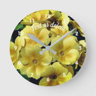 Gele Primrose Spring Flowers gepersonaliseerd Ronde Klok