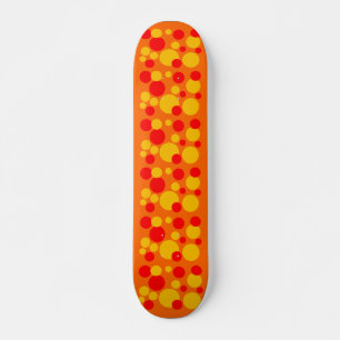 Gele & Rode Bubbel Stippen op Oranje Skateboard