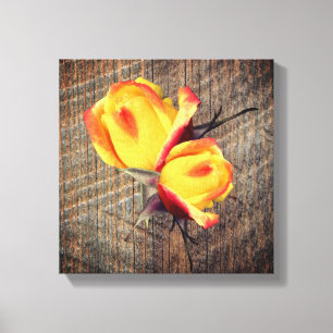 Gele rosebud bloemen op het bord canvas afdruk