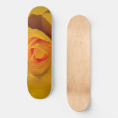 Gele rozengeel, gele oranje bloem skateboard (Voorkant)