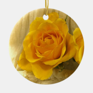 Gele rozenkeramische versiering keramisch ornament