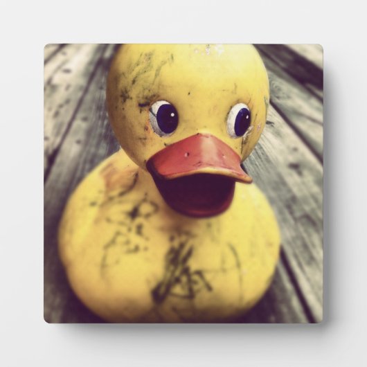 Gele Rubber Ducky bedekt met vuil! Fotoplaat (Voorkant)