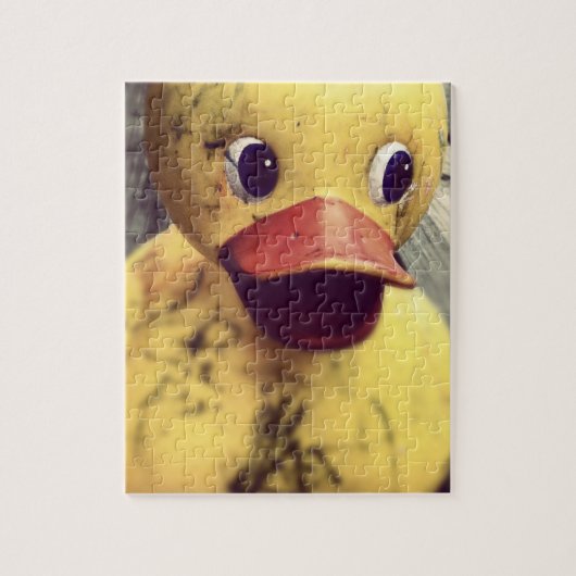 Gele Rubber Ducky bedekt met vuil! Legpuzzel (Verticaal)