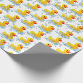 Gele rubber eenden met belletjes cadeaupapier (Hoek)