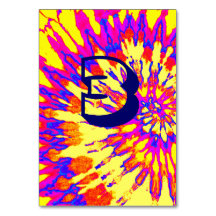 Gele spiraal tie-dye trouwtafel drie