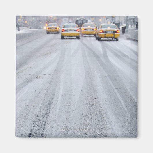 Gele taxi's in blizzard magneet (Voorkant)