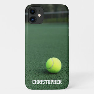 Gele tennisbal op Groene Rechtbank Gepersonaliseer iPhone 11 Hoesje