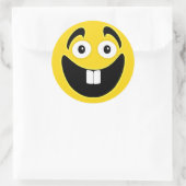 Gele twee voorste tanden gezicht ronde sticker (Tas)