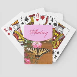 gele vlinder met roze pokerkaarten