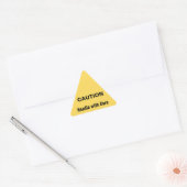 Gele waarschuwing driehoek sticker (Envelop)