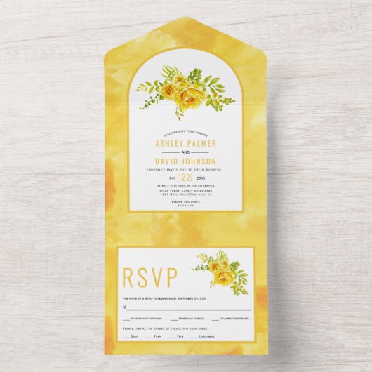 Gele waterverf en boogbloemenbruiloft all in one uitnodiging (Binnen)