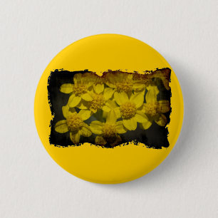 Gele wilde bloemen ronde button 5,7 cm
