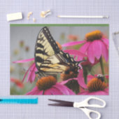 Gele zandstaartvlinder op Echinacea Tissuepapier (Craft)