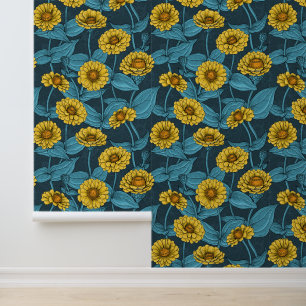 Gele Zinnias op donkerblauw Behang