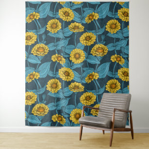Gele Zinnias op donkerblauw Wandkleed