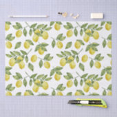 Gele zomercitroenen met groene waterverf tissuepapier (Craft)