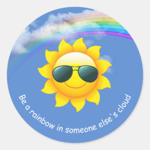 Gele zon met zonnebril en regenboog ronde sticker