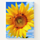 Gele zonnebloem en bijen op Blue Sky Notitieboek (Achterkant)