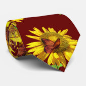 Gele Zonnebloem en Vlinder op Rode Achtergrond Stropdas (Opgerold)