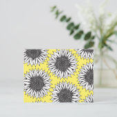 Gele zonnebloem in zwarte en witte handtekening briefkaart (Staand voorkant)