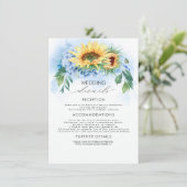 Gele Zonnebloemen en Stoffig Blauw Bruiloft Detail Informatiekaartje (Staand voorkant)