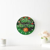 Gelijke groene kerstgouden kerstballetjes ronde klok (Huis)