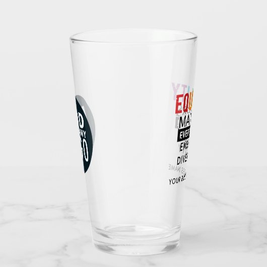 Gelijke rechten omdat gelijkheid belangrijk is op glas (Rechts)