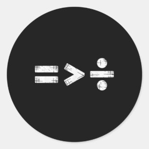 Gelijkheid is groter dan wiskundig symbool voor de ronde sticker