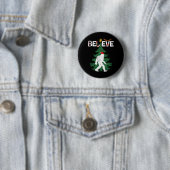 Geloof Bigfoot Sasquatch Yeti Santa Hat Kerstmis Ronde Button 5,7 Cm (In situ)