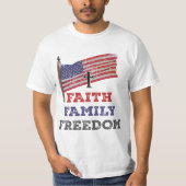 Geloof Familievrijheidskruis met vlag T-shirt (Voorkant)