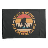 Geloof in jezelf Bigfoot Black Kussensloop (Voorkant-Rechts)