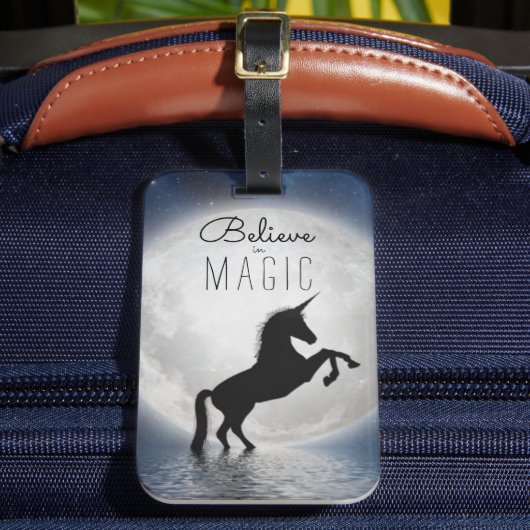 "Geloof in Magic" Zwart Unicorn Moonlight Water Bagagelabel (Voorkant Insitu 2)