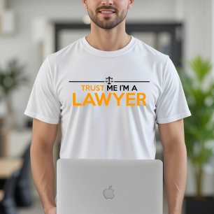 GELOOF ME, IK BEN ADVOCAAT T-SHIRT